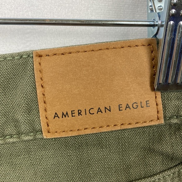 AMERICAN Eagle Green Distressed Highest Rise Mom Short - Size 8 - Picture 10 of 12